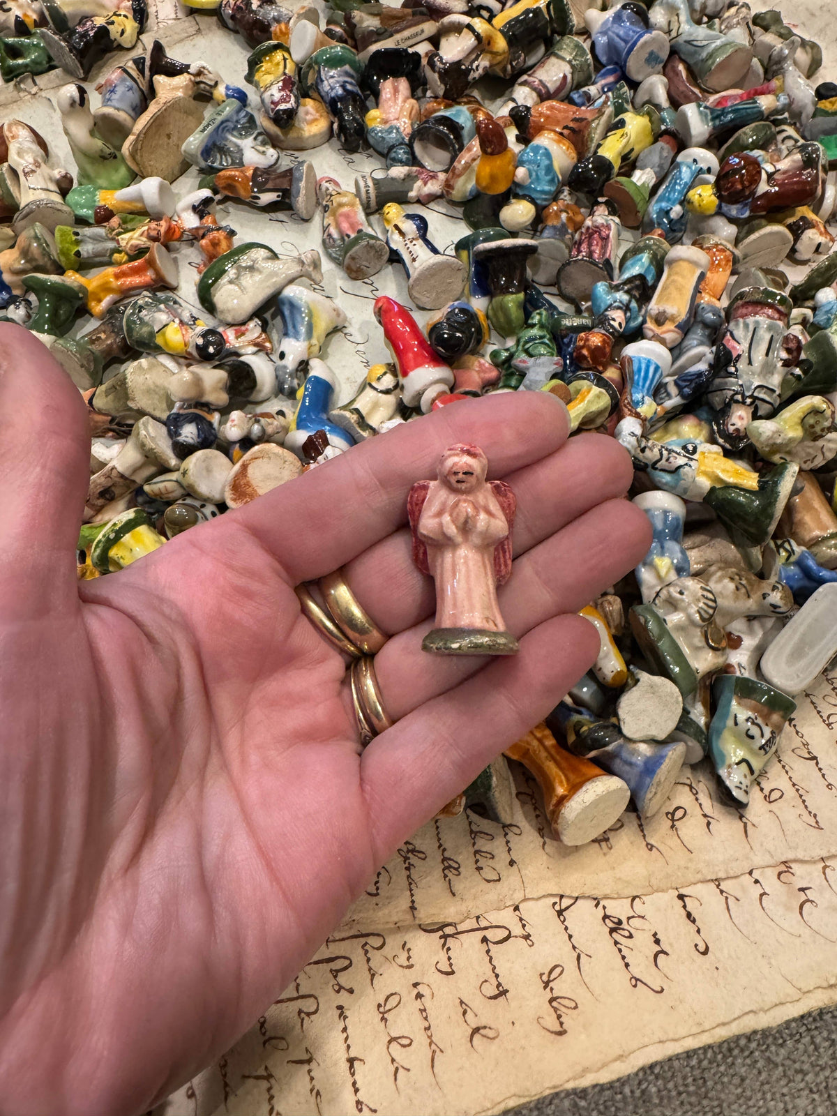 100 pcs of French Feves and Santons - FEVES