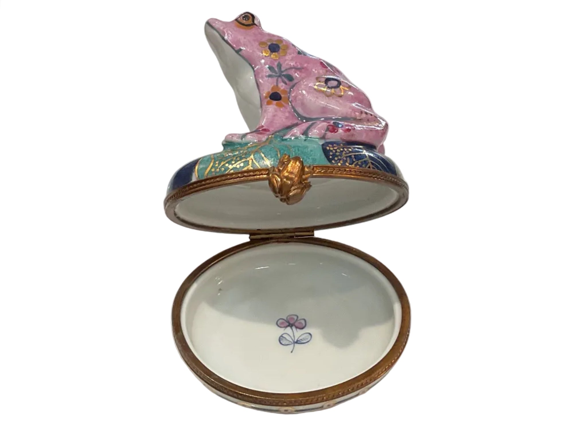 Tobacco Leaf Frog Figurine