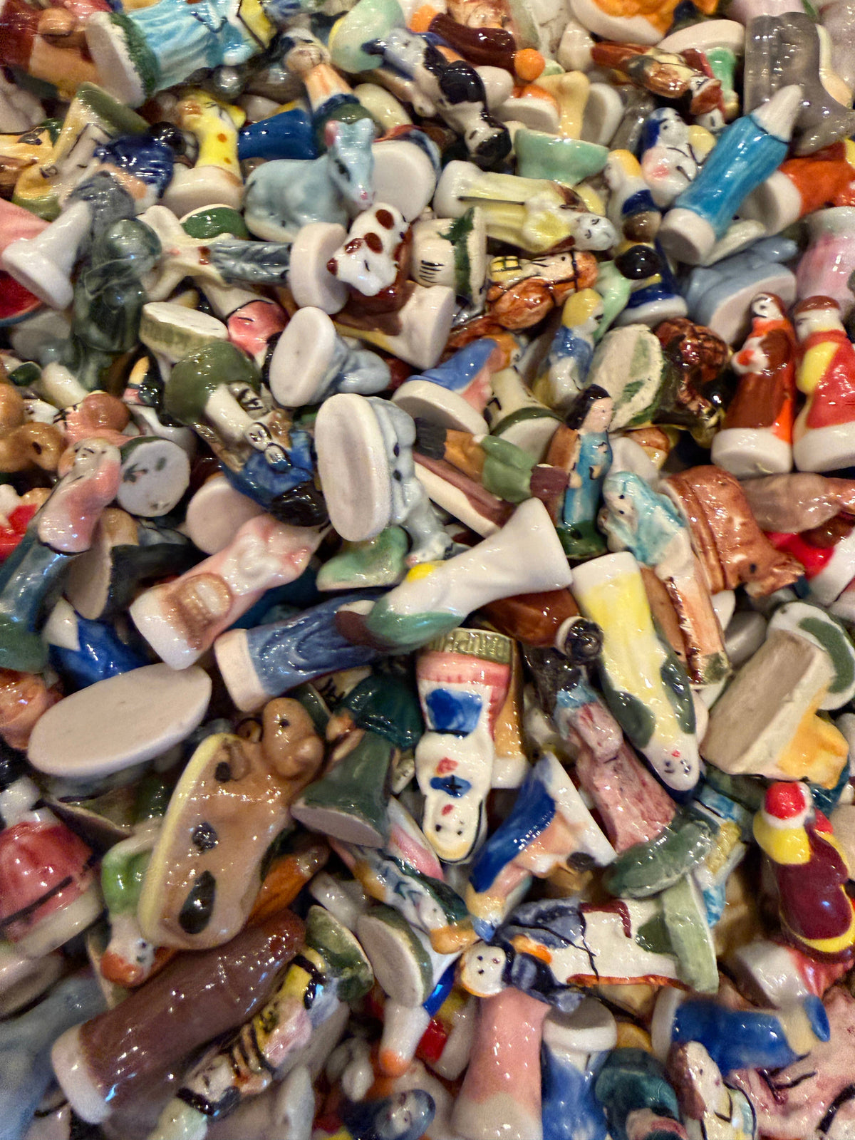 100 pcs of French Feves and Santons - FEVES
