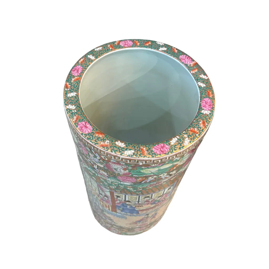 Large & Exceptional Famille Rose Umbrella Stand with vibrant colors