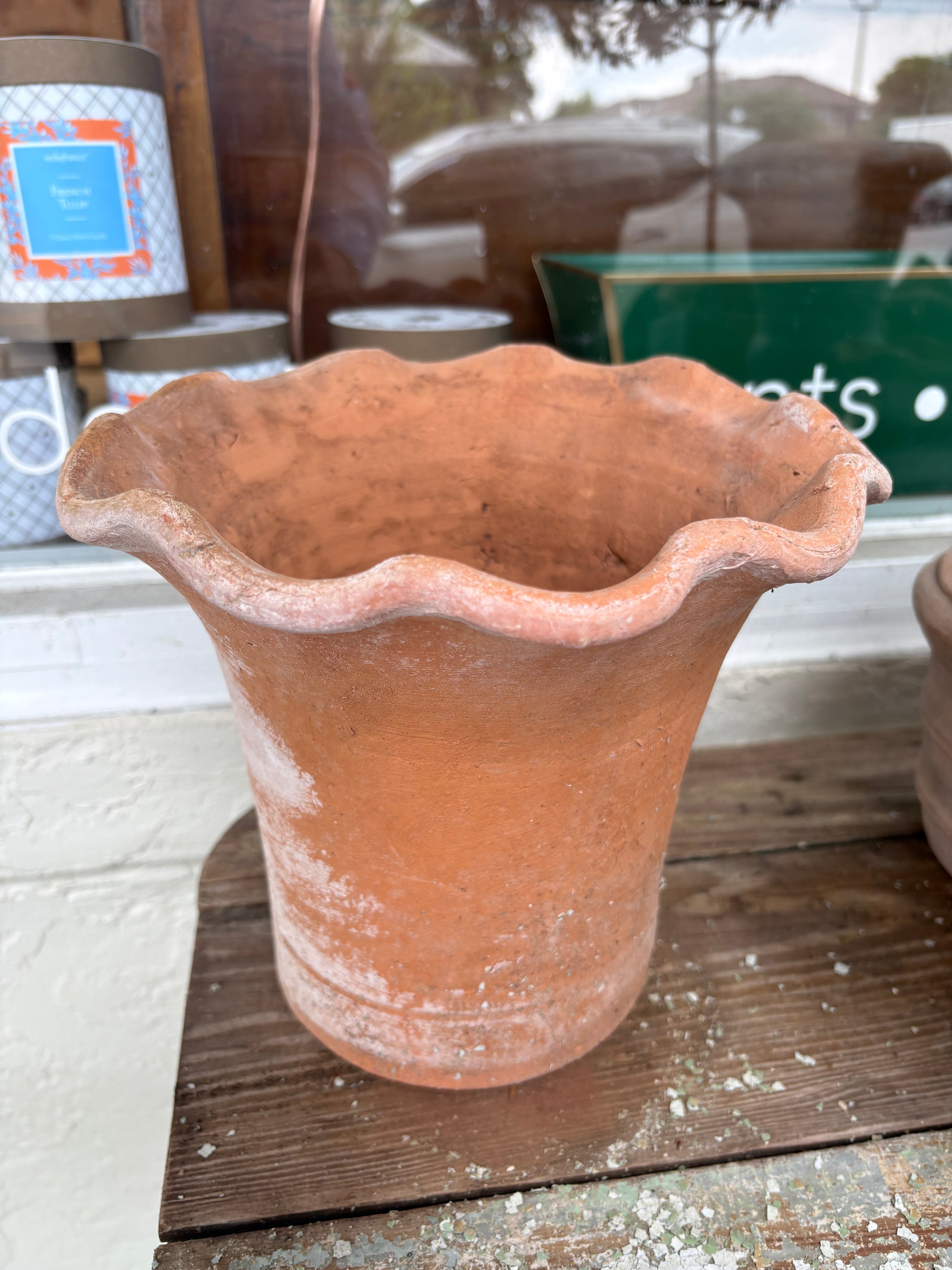 Medium Scalloped Planter