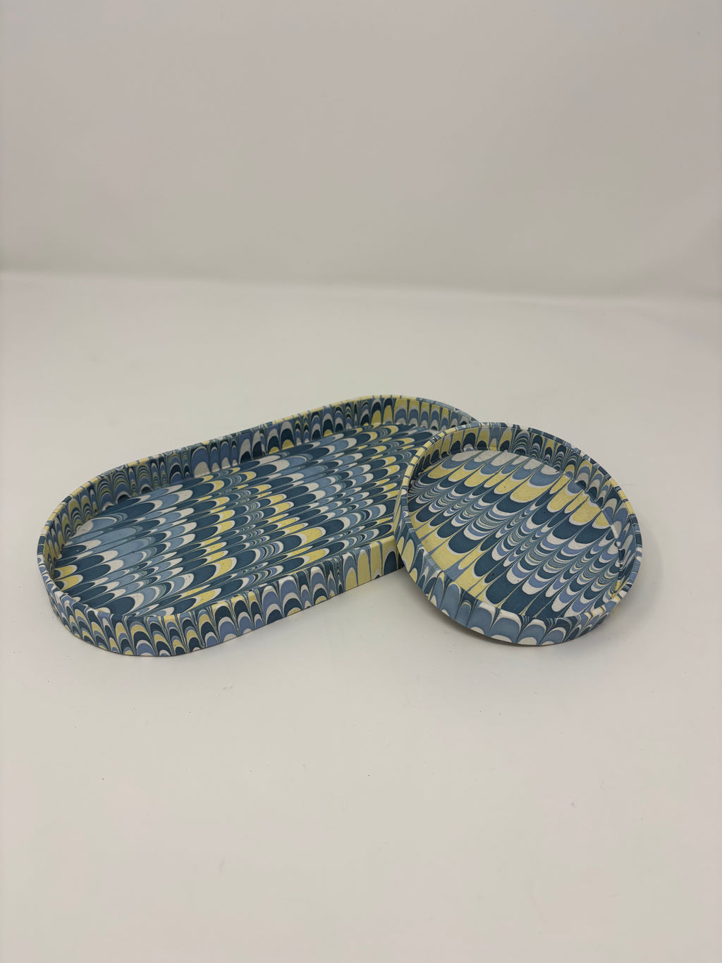 Hand Marbled Round Scalloped Tray Set