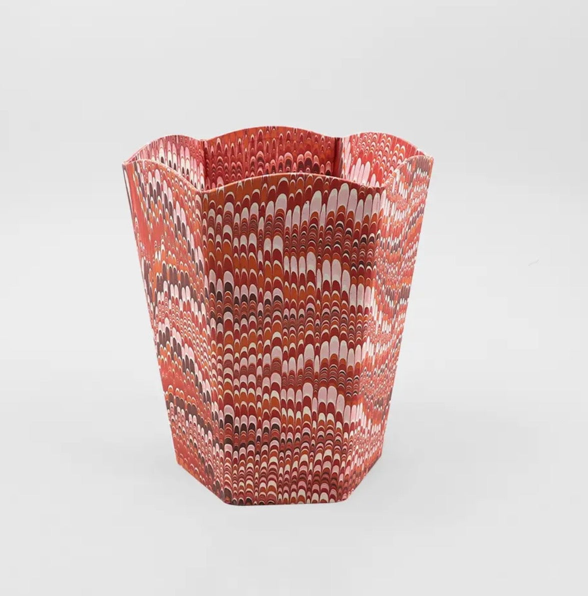 Marbled Scalloped Collapsible Basket