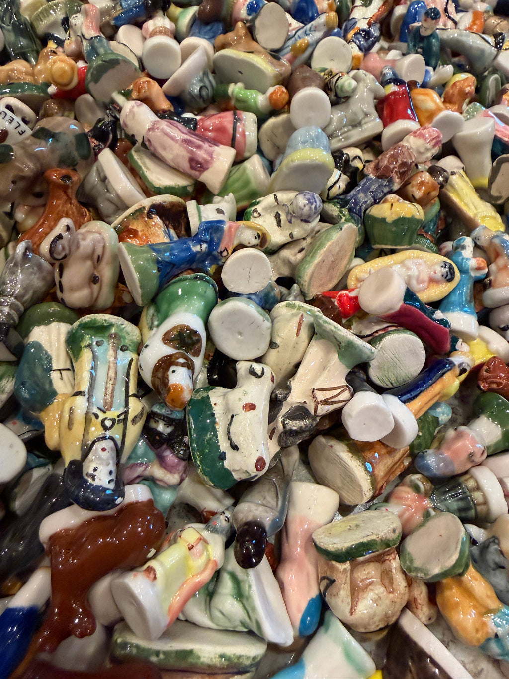 100 pcs of French Feves and Santons - FEVES