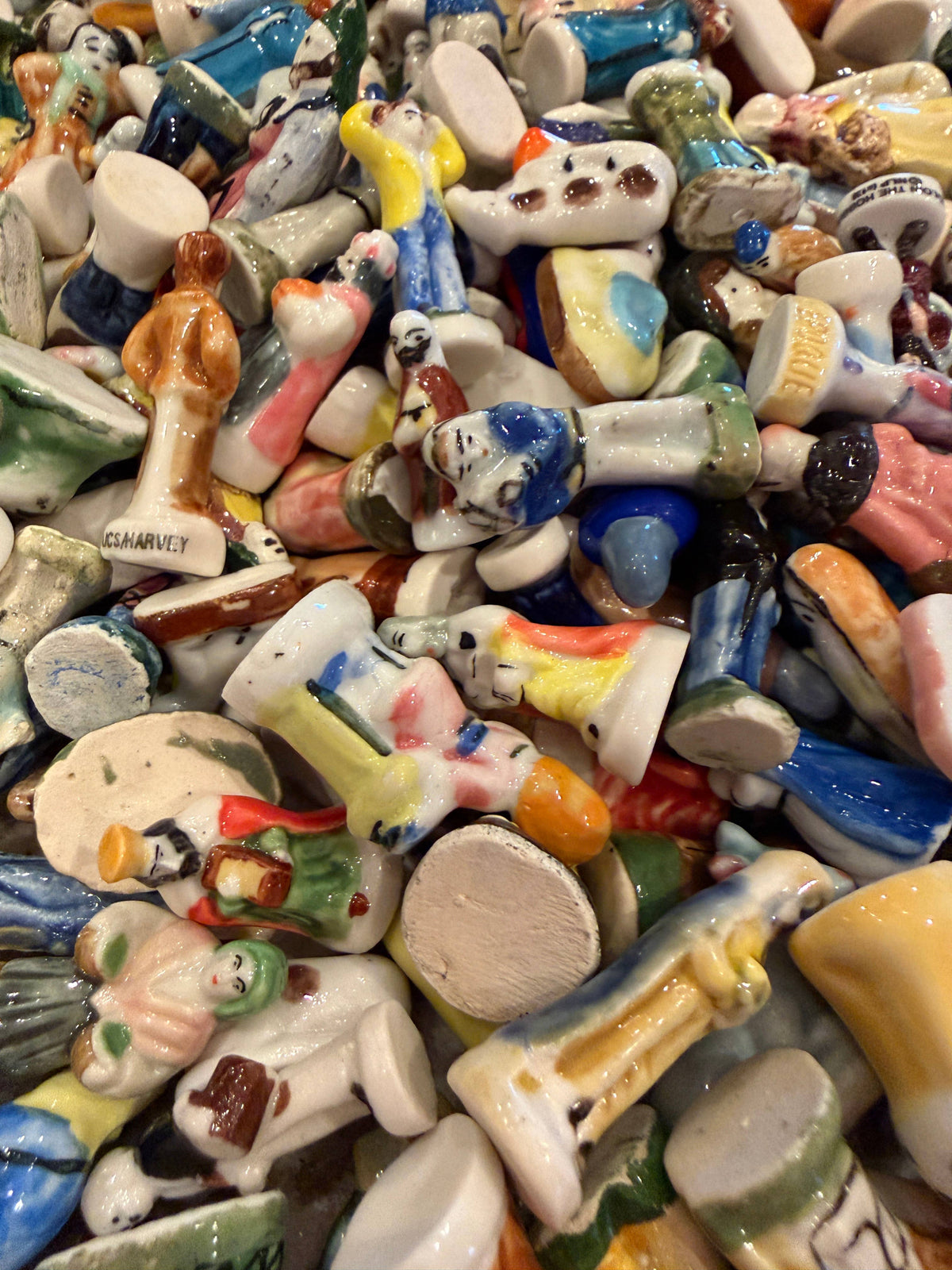 100 pcs of French Feves and Santons - FEVES